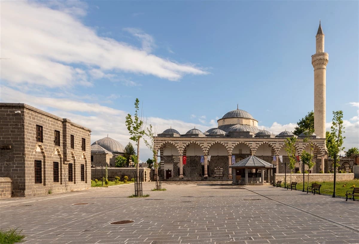 Fatih Paşa Cami (Kurşunlu Cami)