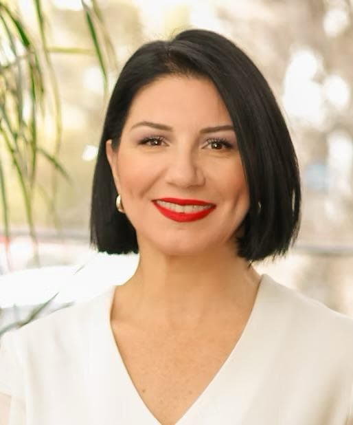 Pınar AYHAN — Üye