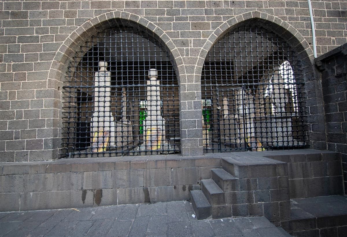 Hz. Süleyman Cami ve Sahabe Kabirleri 8