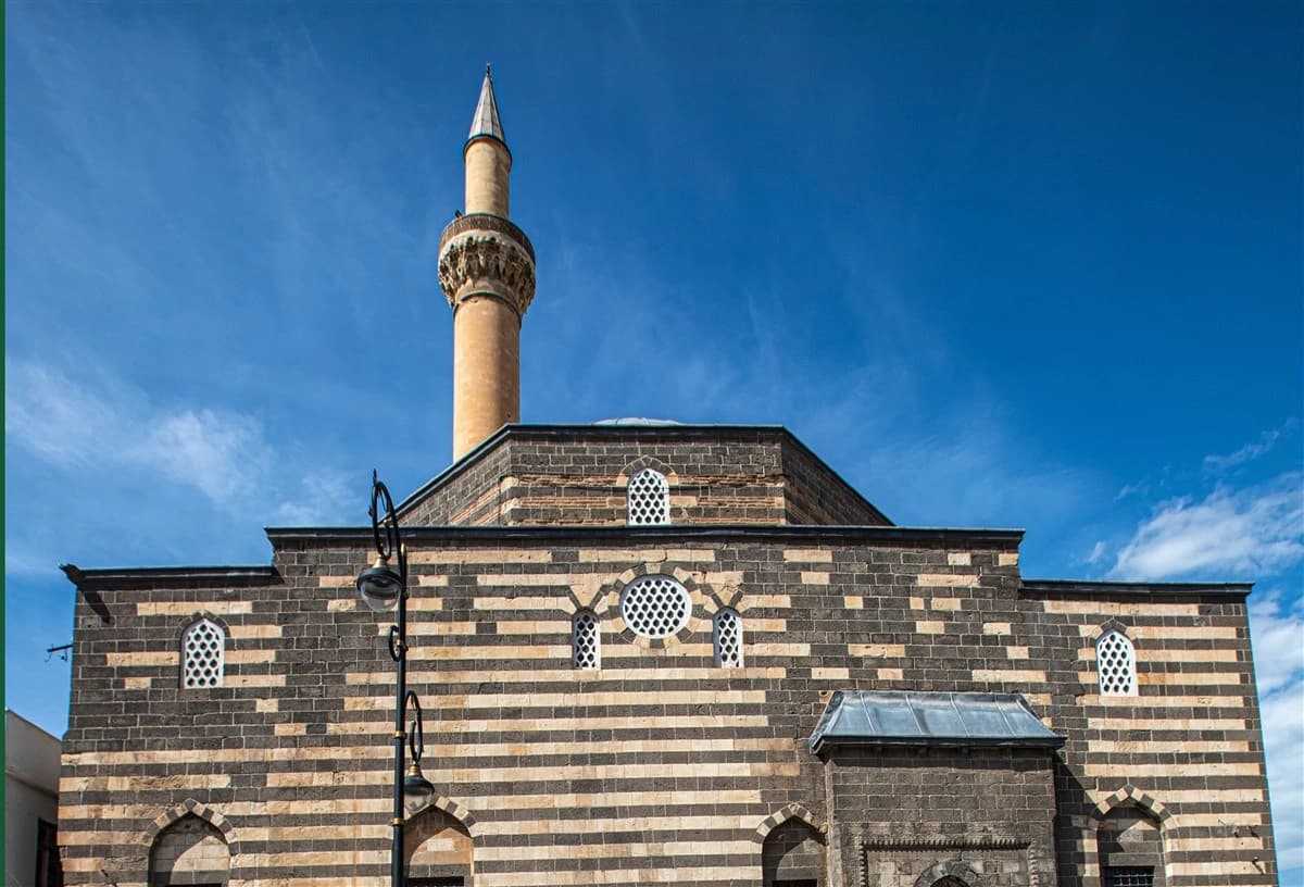 Melik (Melek) Ahmet Paşa Cami 1