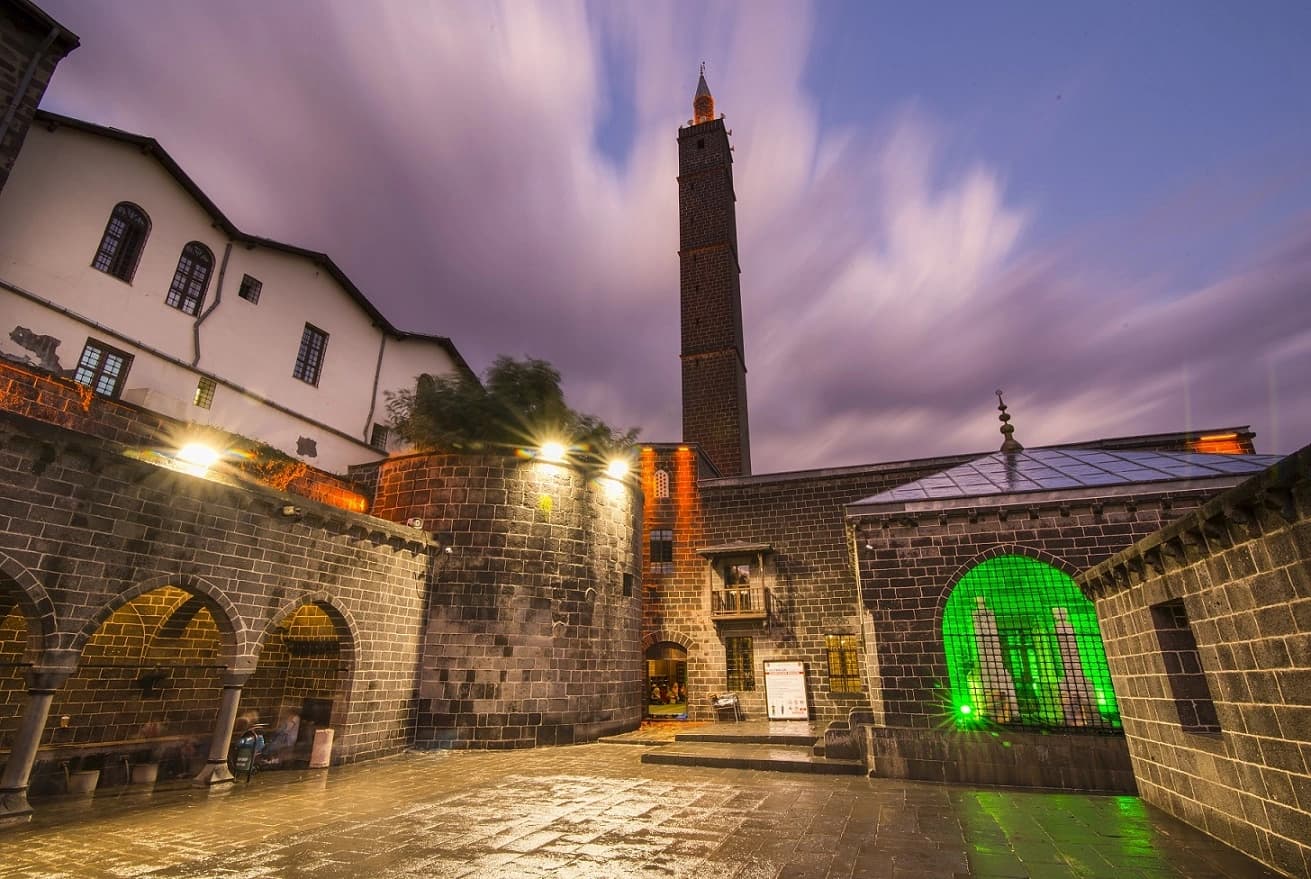 Hz. Süleyman Cami Sahabe Kabirleri 1